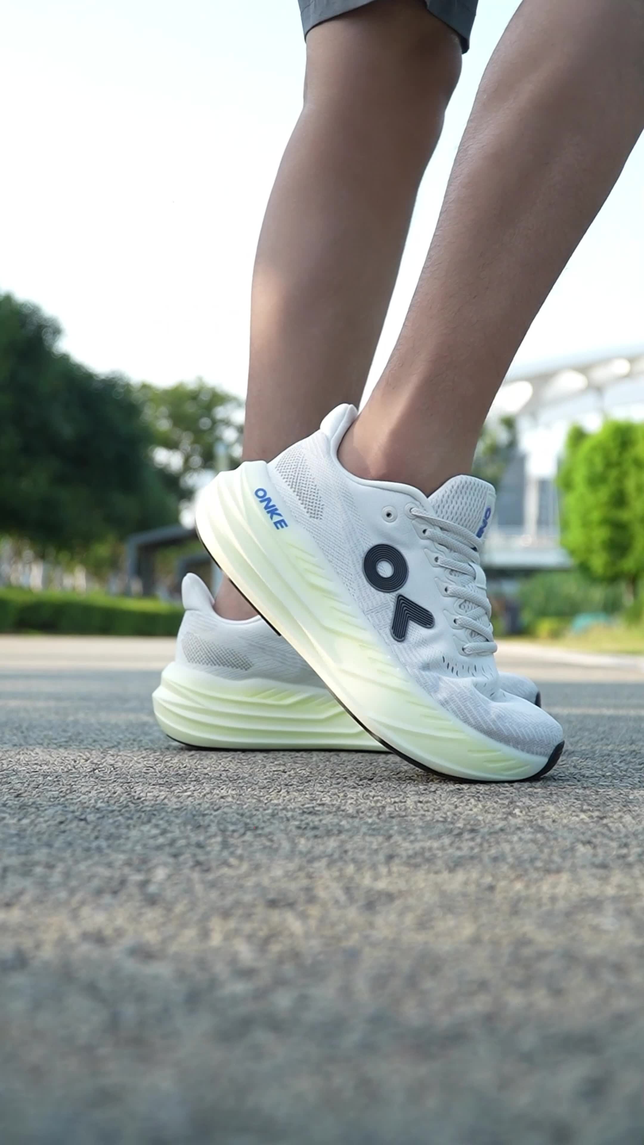 Super lightweight running shoes！Soft cushion, all day comfy.#onke#ForYouPage #FYP #ViralPH #TrendingPH#sneakers #shoes #runningshoes #athleticshoes