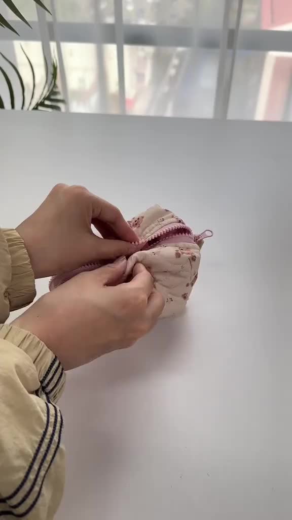 Watch out!!🤩 Literally a game changer😩🐐#bagsmart #travelbag #travelhack #packinghack #packingcubes #pack #springbreak