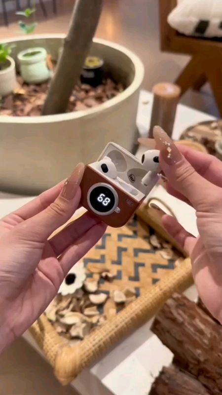 Retro Camera Design Earbuds Wireless #HugotSaShopee #MasMuraSaShopee #FreeCoinsInShopeeVideo #Wireless #earbuds #waterproof #shopee #sale