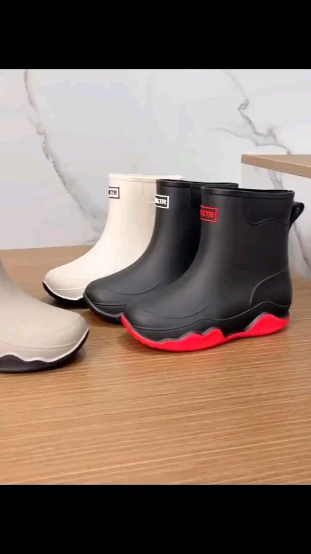 Unisex Rain boots. #FreeCoinsInShopeeVideo #boots #rainboots #waterproofboots