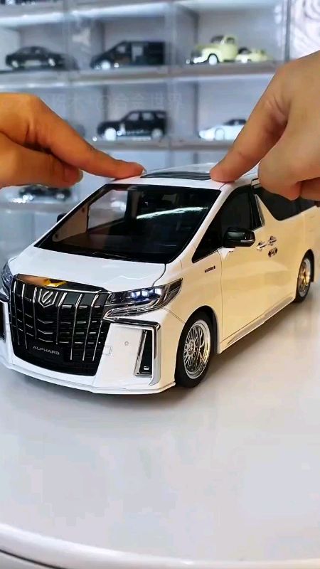 diecast Toyota alphard #viral #Views #trending #freeshopeecoin #MasMuraSaShopee #freecoins