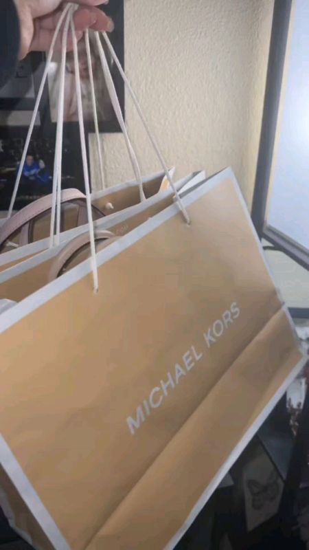 University Bag~ #ShopeePHPaydaySale #Shopee33InstantSurprise #MasMuraSaShopee #FreeCoinsInShopeeVideo #michaelkorsbag #Schoolbag #bag