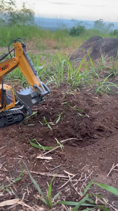 Remote control excavator #excavator #remotecontrol #toy