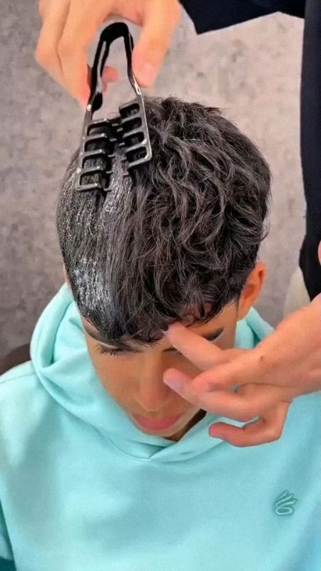 Flat hair? Not anymore! Root lift comb for instant volume in seconds 💥#MasMuraSaShopee#ShopeePHCommsXTRA#shopeeph #shopeefinds #shopeehaul