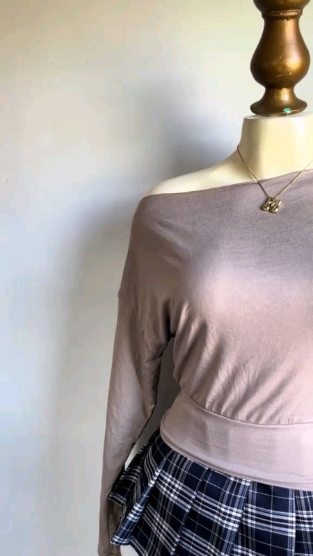 Hazel 2 Ways Long Sleeve Loose Top #buynow #HugotSaShopee #MasMuraSaShopee #FreeCoinsInShopeeVideo #fyp #viral