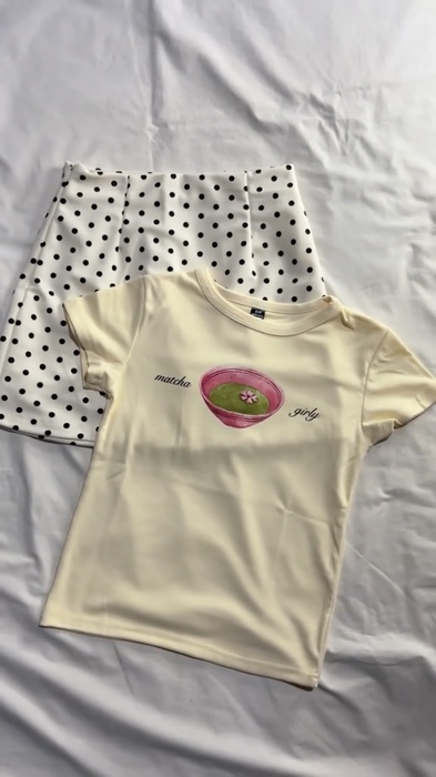 #koreantop #babytee #simpletop #graphictop #topforwomen #cooltop #girltop #tighttop #shortsleevetop #cutetop #casualtop #top