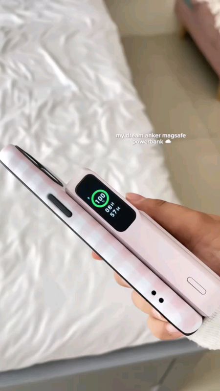 Anker Powerbank ✨ #travel #portable #anker #magnetic #powerbank #iphone #ios #Wireless #charger #trending #viral #MasMuraSaShopee #women #girly #fyp