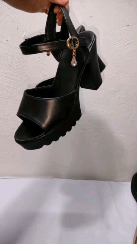 #classysandals #masmurasashoppee #shopdeals