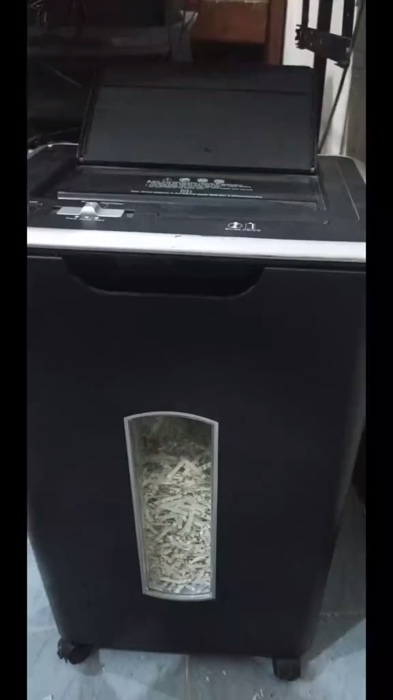 ￼Expose Large Capacity Paper Shredder 8 Sheets Shredding Automatic Shredder Machine Electric Cutter #fyp #ctto #MasMuraSaShopee #FREECOINSINSHOPEE