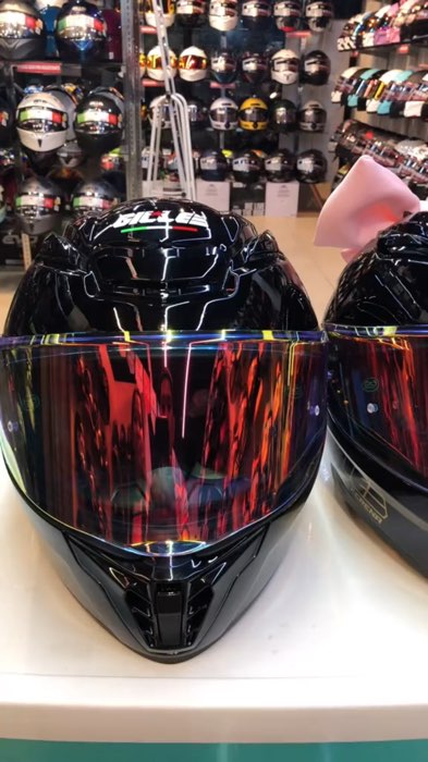 GILLE HELMET KERENA COUPLE 5k+ MAY COUPLE HELMET NA KAYO💞 #gille #gillekerena #couplehelmet #Gillecouplehelmet #fullfacehelmet #modularhelmet ##fyp