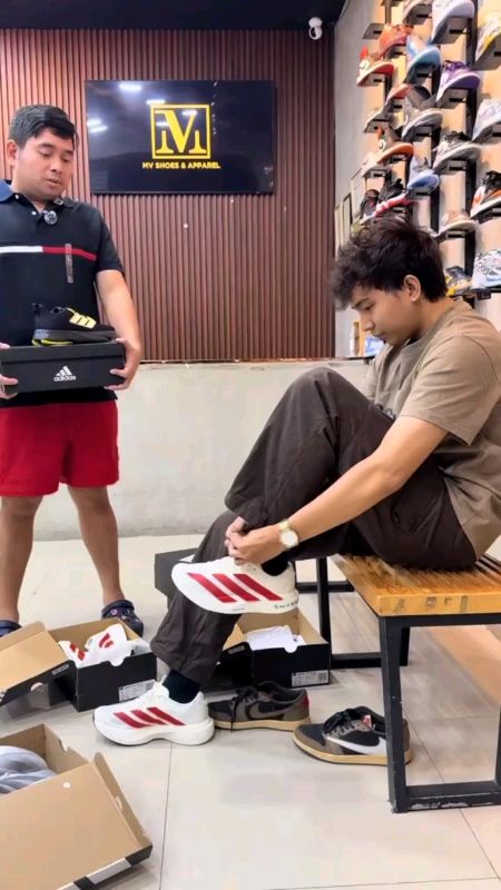 LOKO KA 🤣🤣🤣 ADIZERO EVO SL RUNNING SHOES #MasMuraSaShopee #trending #adizero #adidas #men #women #runningshoes #viral #fyp #sale