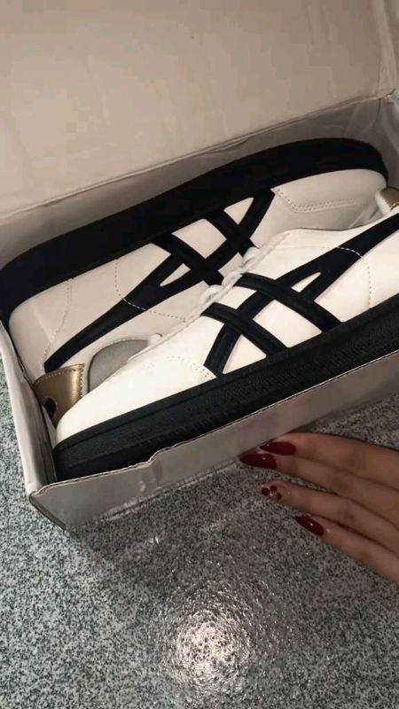 Grabe ang Ganda at Mura pa🤗#shoes#onitsukatiger#sneakers#rubbershoes#casualshoes#lowcut#footwear#trending#fyp#fypage#foryou#fyp