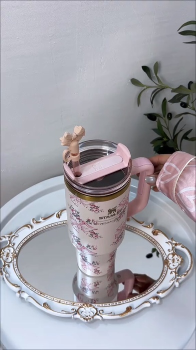 #coquettetumbler #spillprooftumbler #insulatedtumbler #tumblerwithstraw #bowknottumbler #ribbontumbler #tumblerwithaccessories #insulatedtumbler