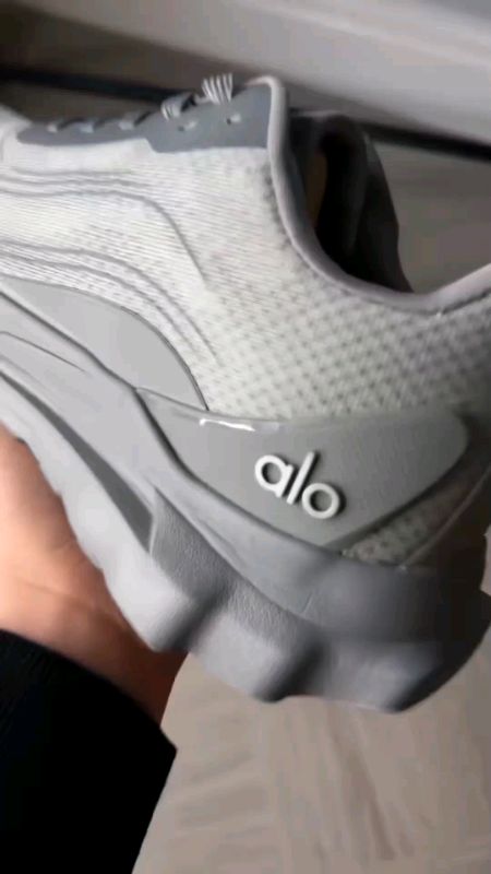 #shoes #UnisexShoes #SportsShoes #RunningShoes #trending #fyyyppppp#shopeefind #masmurasaShopee#buynow #hugotsaShopee