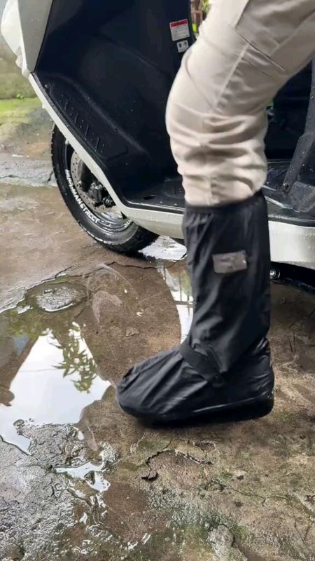 #waterproofshoecover #MasMuraSaShopee #fyp #FREECOINSINSHOPEE #stitch #shopeepaydaysale #viral #trending #FreeCoinsInShopeeVideo