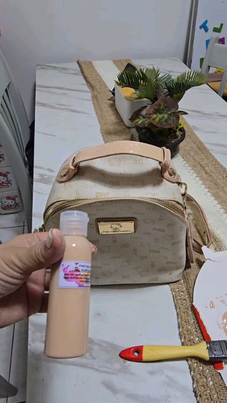 Leather coloring Paint for bag, wallet at iba pa #fyp #fyppp #fypp #leatherpaint #paint #coloringpaint #color #leather