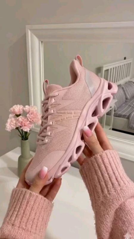 #MasMuraSaShopee #FreeCoinsInShopeeVideo #runningshoes #shoes #camelcrown #foryou #fypage #MasMuraSaShopee #fyp