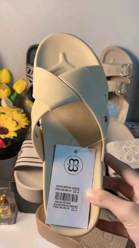 MICHAELA Quilted Crossover Slides Comfy Lightweight Upgrade Anti-Slip Platform Sandals SH6529014 XD#FreeCoinsInShopeeVideo#MasMurasaShopee