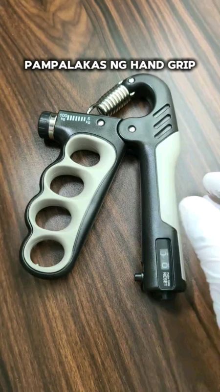 Hand Grips hand muscle #freecoinsInshopeevideo #MasMuraShopee #Flashsale #Shopeeph #shopeesale #Trending #sale #video #Portable #promos #viral#fyp#fam