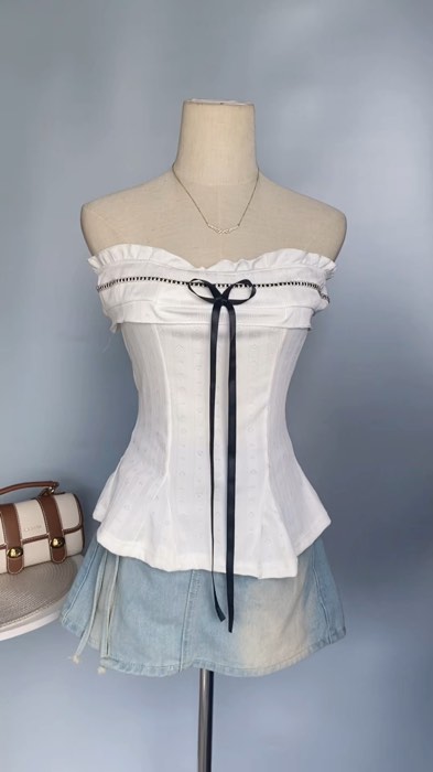 #offshoulder #whitetop #coquette #classyoutfit #peplum #waisthugging #cleangirloutfit #outfitideas #outfitinspo #womenfashion #shopeefinds