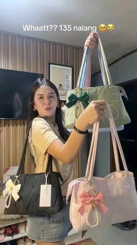 #MasMuraSaShopee #shopeefinds #FreeCoinsInShopeeVideo #trending #ShopeePHCommsXTRA #fyp #foryou #stitch #viral #embroidered #shoulder #bag