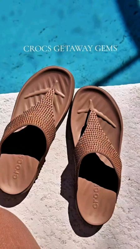#crocs womens getaway gems triangle flip in #freecoinsInshopeevideo #triangle #gems#getaway #flipIn #ShopeePHPaydaySale #MASMURASASHOPEE #💯✅❤️ #fyp