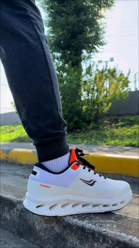 #STEAPEXrunningshoes#fypppp #MasMuraSaShopee #FreecoinssaShopeee #sulitdeals