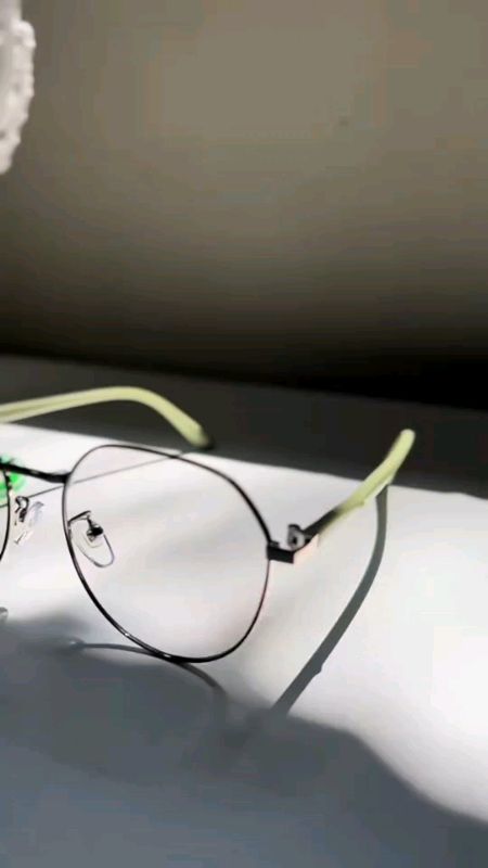Eyeglasses Photochromic and Anti radiation #WishlistMoSagotKo #MasMuraSaShopee #FreeCoinsInShopeeVideo #ShopeePHPaydaySale