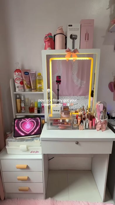 💗🫶🏻 #makeup #vanitytable #bedroom #dresser #organizer