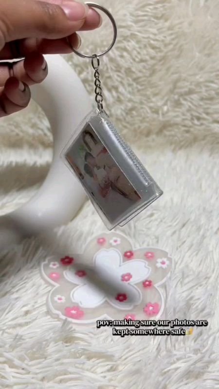 🛒 16 Photos Album Keychain 1/2" Cute Mini Photo Album Keychain Scrapbook Photo Album #minialbum #albumkeychain #scrapbook #album #photoalbum
