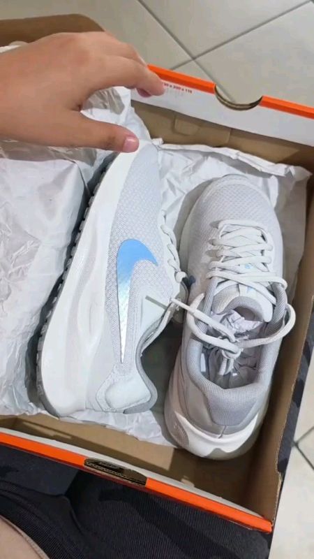 #nike womens Revolution 7 Road running shoes#womens#revolution7#road#runningshoes#SHOPEEPHPAYDAYSALE #MASMURASASHOPEE #freecoinsInshopeevideo #💯✅#fyp
