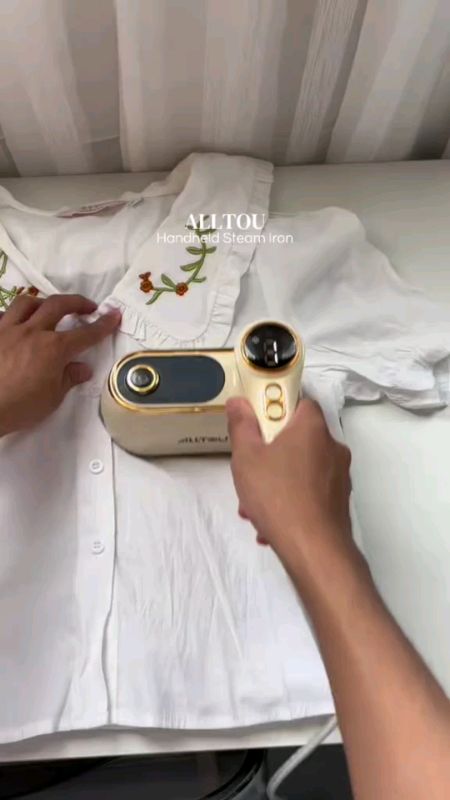HANDHELD STEAM IRON! 😱✨💯 Checkout na mga mommy! Mura lang pero maganda! #steamiron #handheld #goodquality #affordable #FreeCoinsInShopeeVideo #fyp