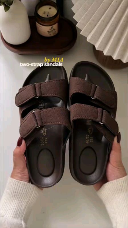 #twostrapsandals #sandals #sandalsrecommendations #slipper #freecoinssashopeevideo #hugotsashopee #masmurasashopee #trending #fypシ゚viral #shopeefinds