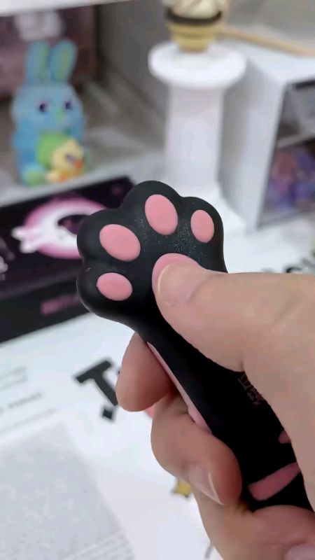 #MasMuraSaShopee Portable Cute Cat Paw Box Knife Paper Cutter Art Utility Knife Handbook Decor Paper Cutting Stationery #HugotSaShopee