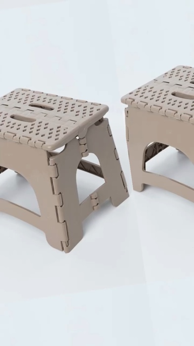 ￼Portable Folding Step Stool Portable Folding Chair for Adults And Kids