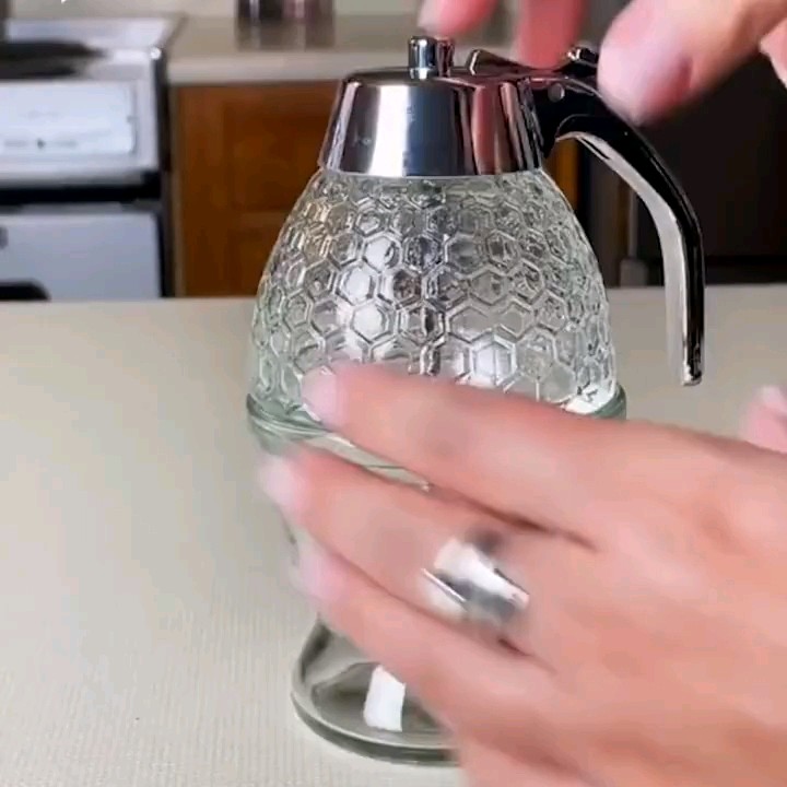 squeeze bottle honey container