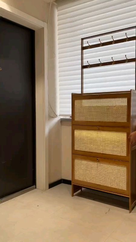 Lakas maka-aesthetic ng shoe cabinet na to 😍👏 #shoeorganizer #shoecabinet #shoerack #viral #MasMuraSaShopee #trending #FreeCoinsInShopeeVideo #fyp