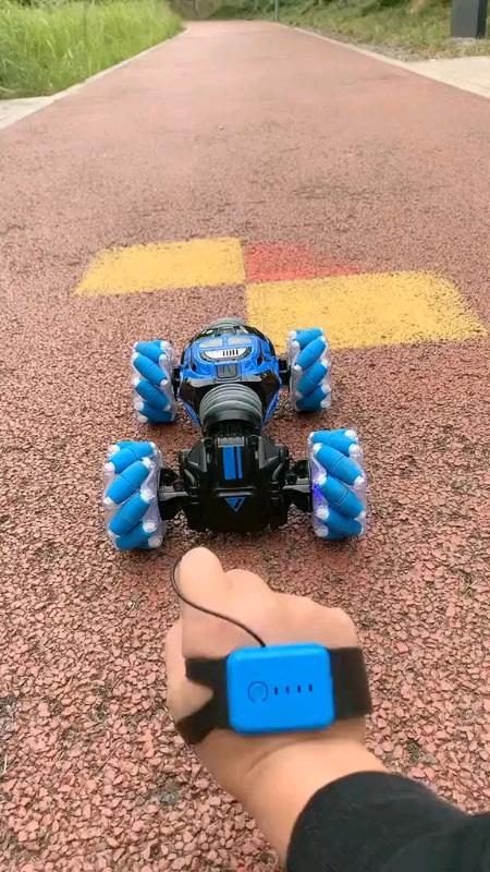 Air Gesture Sensitive Twist Car Four Wheel Drive Hand Remote #FreeCoinsInShopeeVideo #MasMuraSaShopee #twistcar #airgesture #toysforkids #shopee