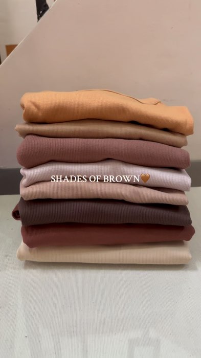 Color of the year sissy! Para maraming choices🤎#plussizeshirt #plussizeknittedtop