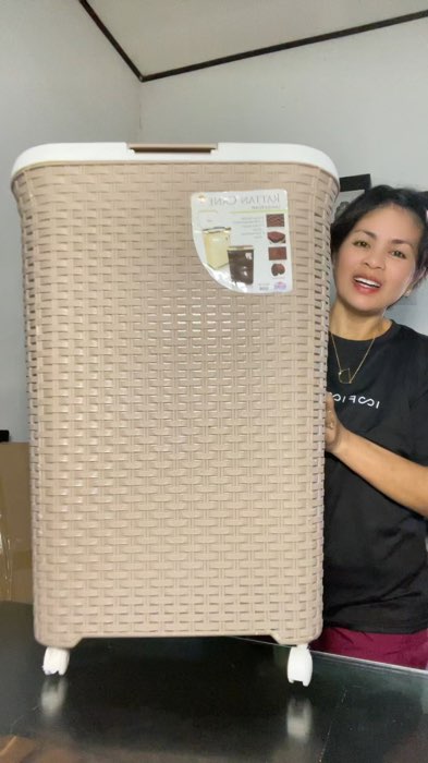 BIG LAUNDRY BASKET