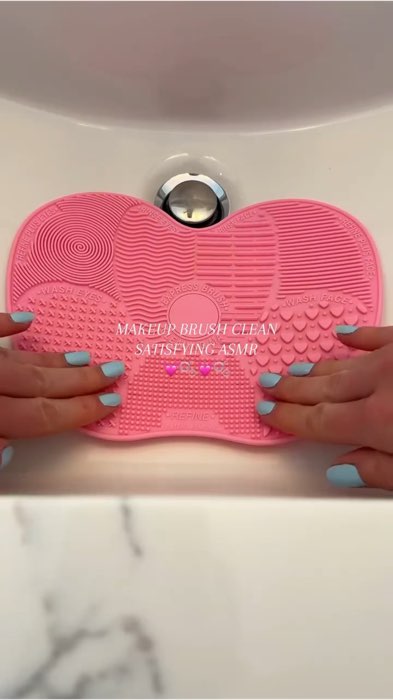 Makeup brush cleaning mat #cleaningmat #makeupbrush #makeupbrushcleaner #brushcleaner #asmr #FreeCoinsInShopeeVideo #dealsonlinemnl