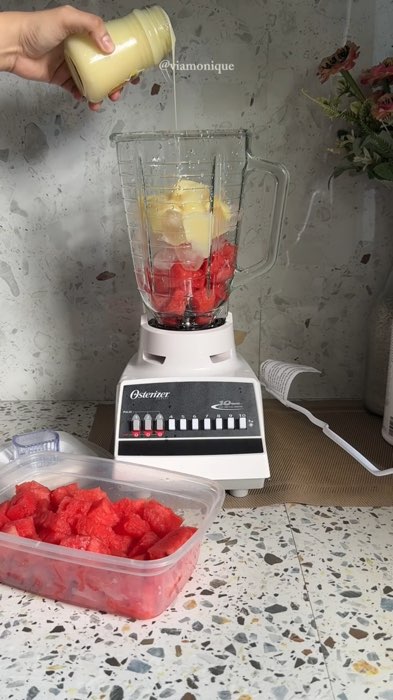 Oster 10-Speed Blender with Heat Resistant Glass Jar 1.25L #Oster #Blender #Kitchen #Appliances #MasMuraSaShopee #FYP #FreeCoinsInShopeeVideo #Trend