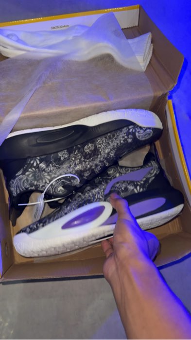 solid dahil malakas ang spike, makapit, at glow in the dark pa #jimmybutler #jimmybutler3 #jb3 #basketballshoes #basketball