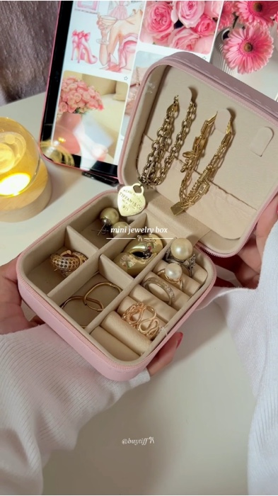 Elegant mini jewelry box for your accessories ✨💗 #jewerly #jewerlybox #accessories #organizer #musthave #jewerlyorganizer #buytiff