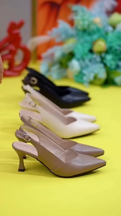 Korean Fashion High Heels Pointed Sandals for Women #highheels #pointed #sandals #shoes #women #girls #casual #office #footwear #Fashion #trending
