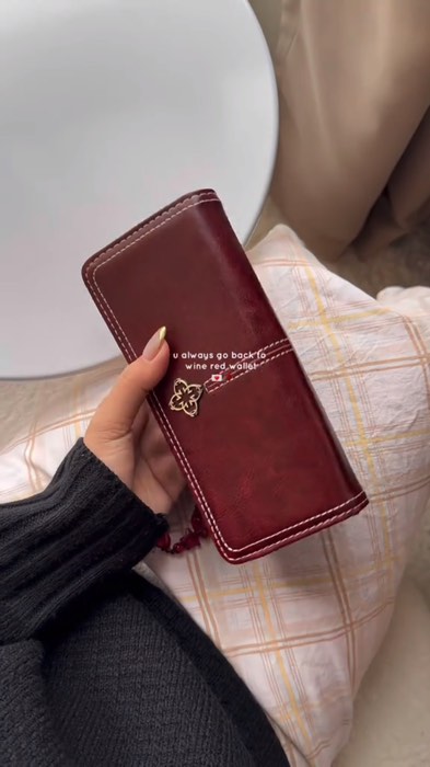 in my long wallet era, so inloveee 🍒💫 #wallet #longwallet #walletforwomen #walletcard #MasMuraSaShopee #FreeCoinsInShopeeVideo