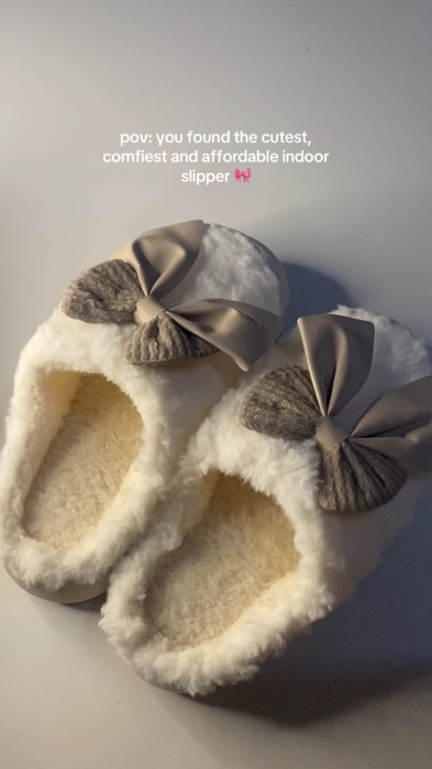 comfy home slippers 🎀 #MasMuraSaShopee #homeslippers #pambahay #indoorslippers