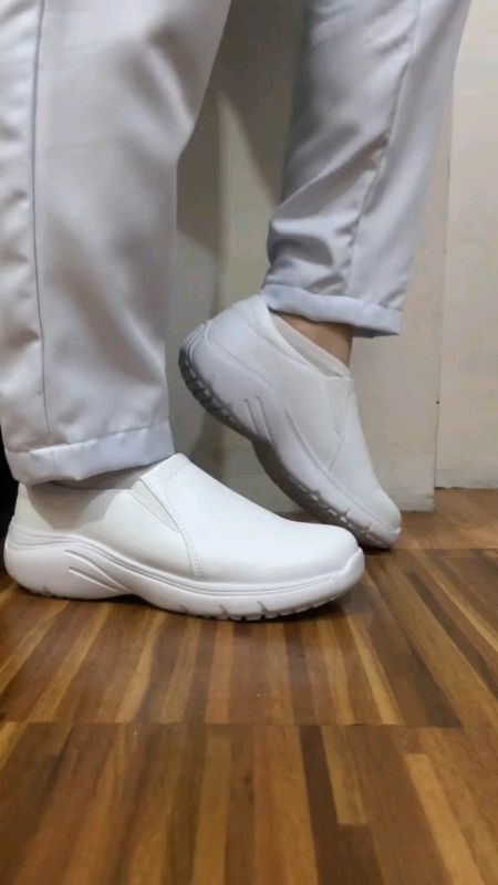HAWKWELL Men & Women's Slip-On Nurse Shoes #men #women #shoes #slipon #footwear #casual #comfy #nurseshoes #nurse #Fashion #viral #shopeefinds #shopee
