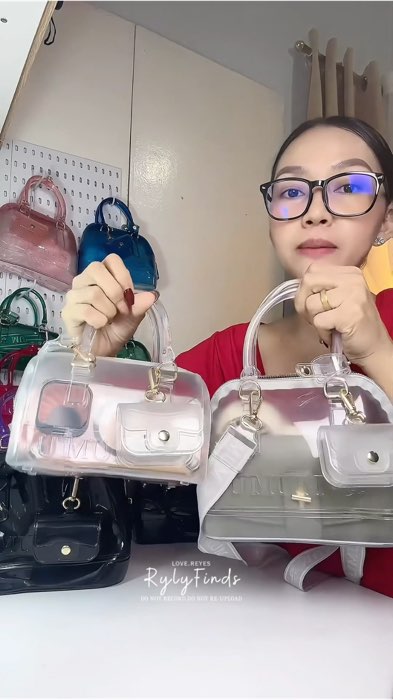Super ganda ng Jelly bag na ito!! Ang perfect pang everyday #slingbag #jellybag #jellypurse #candyjellybag