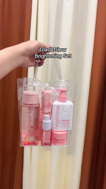 Glad2Glow Brightening Set #freecoinssashopee #ShopeePHPaydaySale #MasMuraSaShopee #HugotSaShopee #FreeCoinsSaShopeeVideo #trend